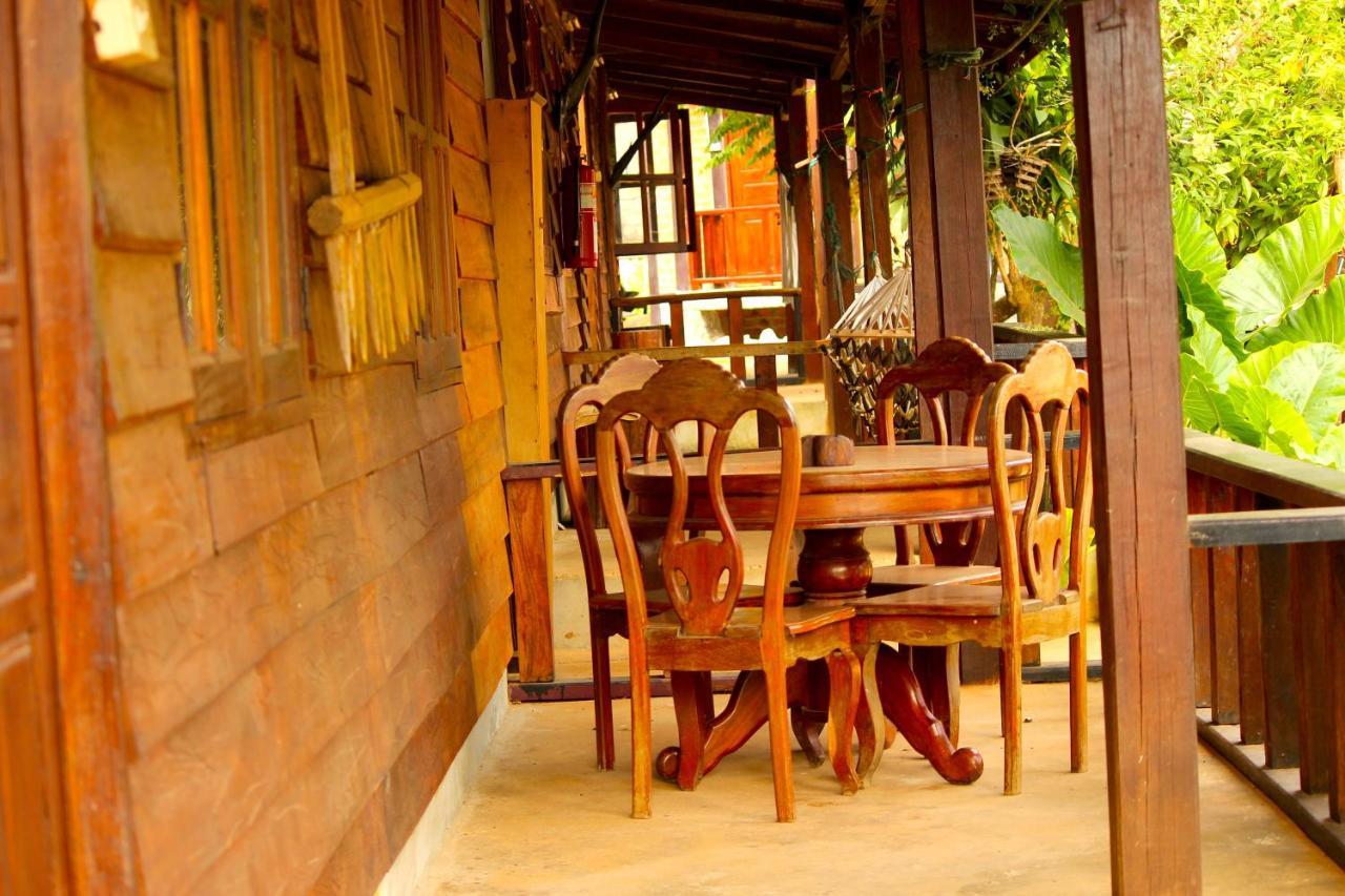 Sabaidee Guesthouse & Restaurant Nam Theun Exteriör bild