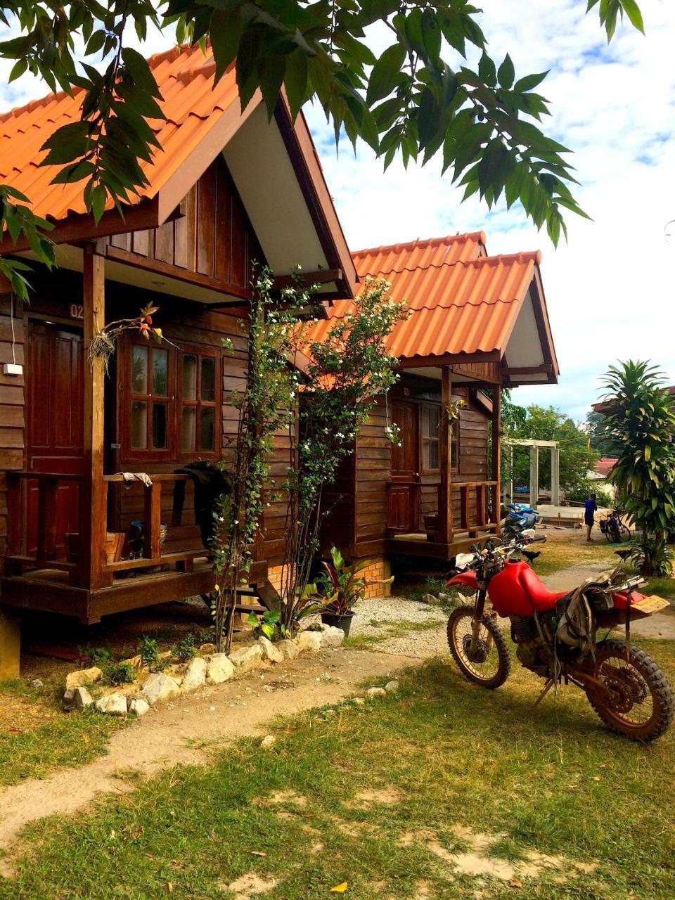 Sabaidee Guesthouse & Restaurant Nam Theun Exteriör bild